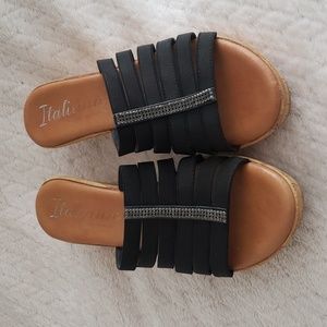 🖤3/$15 Italiana Sandals